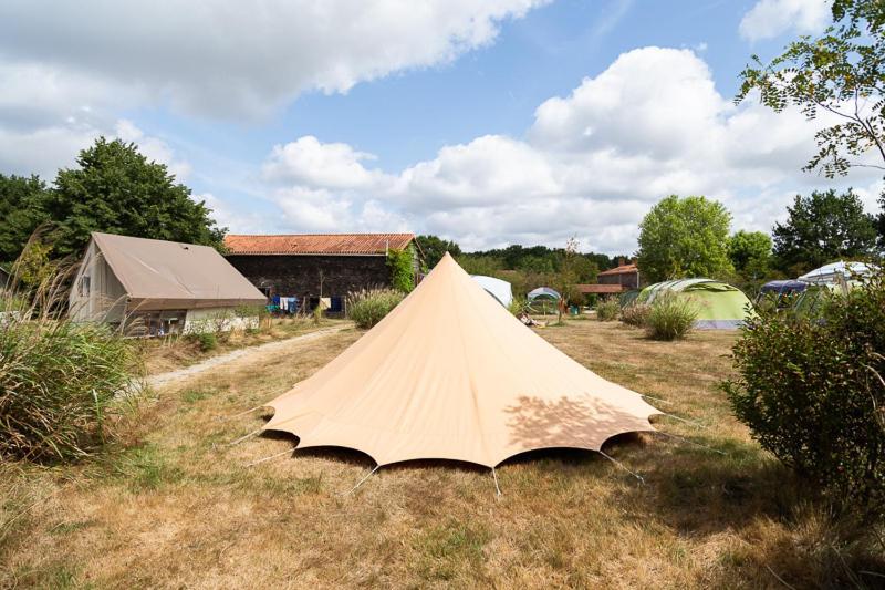 Domaine De L'Oiseliere Hotel Chauche Bagian luar foto